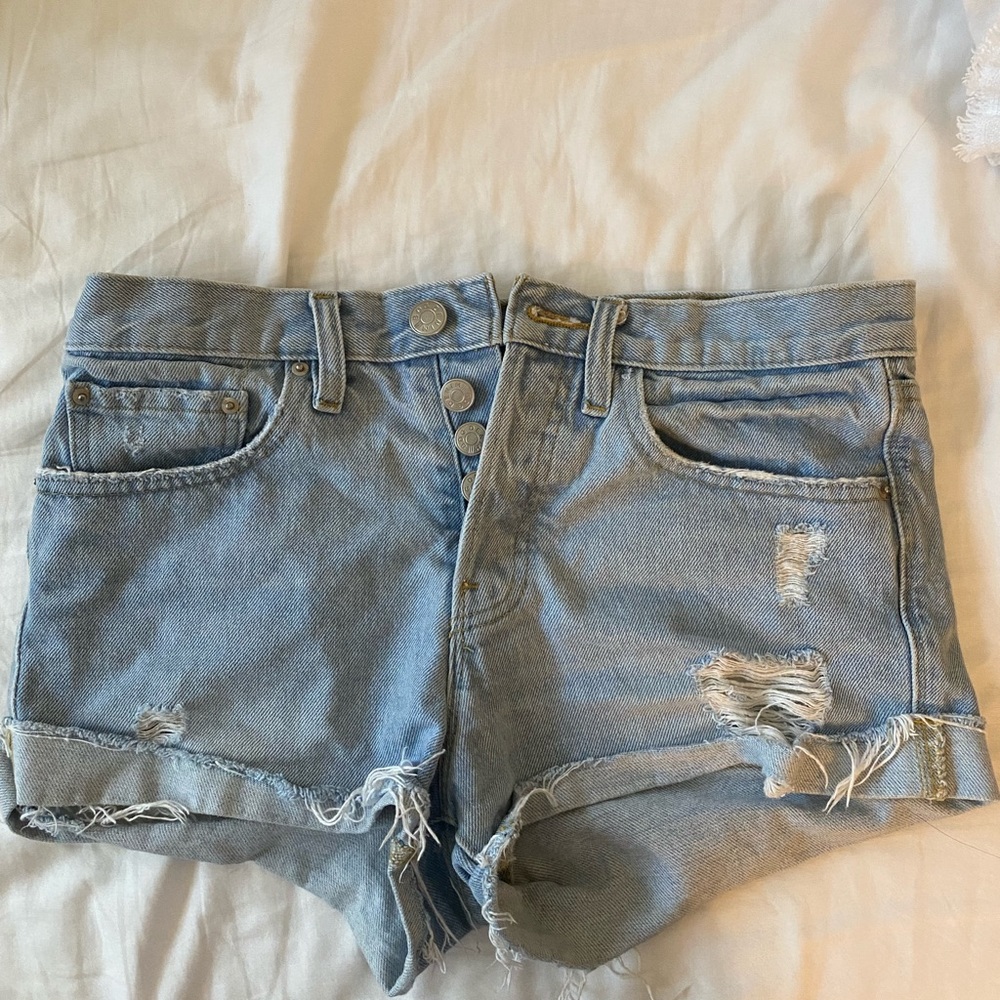 BDG light wash shorts size 25